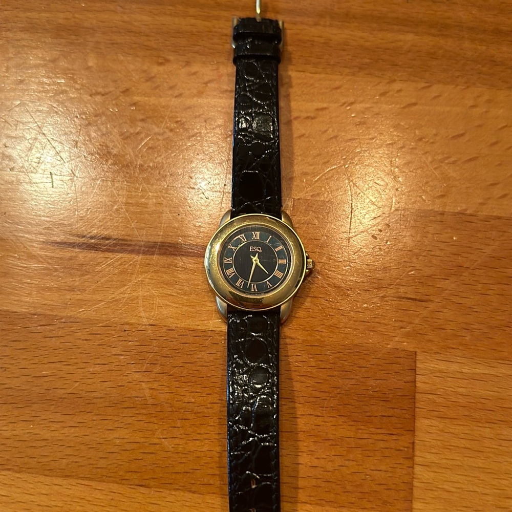 ESQ CROCODILE LEATHER WATCH